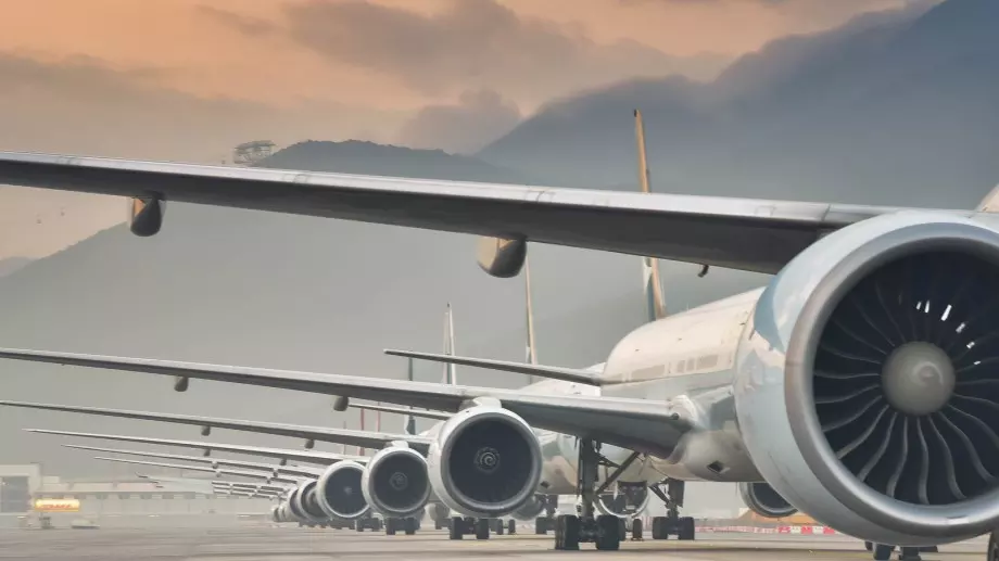 ЕС иска 70% от самолетните горива да са еко до 2050 г., ще има и нови стикери