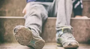 83% от децата в домакинства с ниско образование у нас изпитват материални лишения