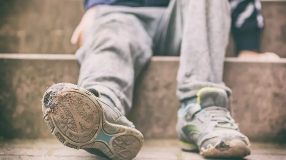 83% от децата в домакинства с ниско образование у нас изпитват материални лишения