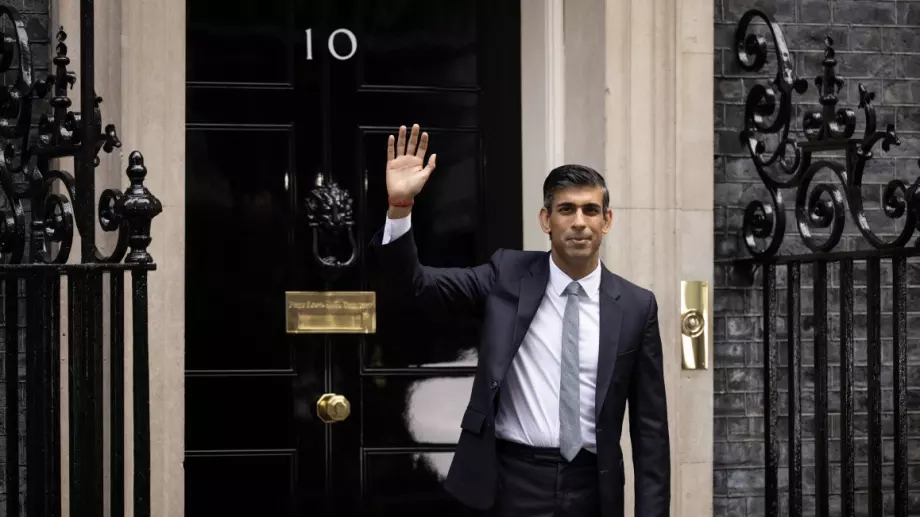 Новият британски премиер е мултимилионер и е два пъти по-богат от крал Чарлз III