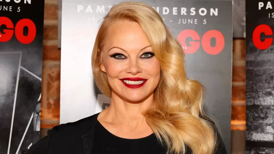 Памела Андерсън се завръща с роля в еротичен филм на ужасите