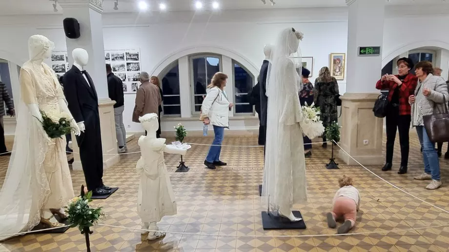 Изложба показва българските сватбени обичаи и ритуали от 19 и 20 век