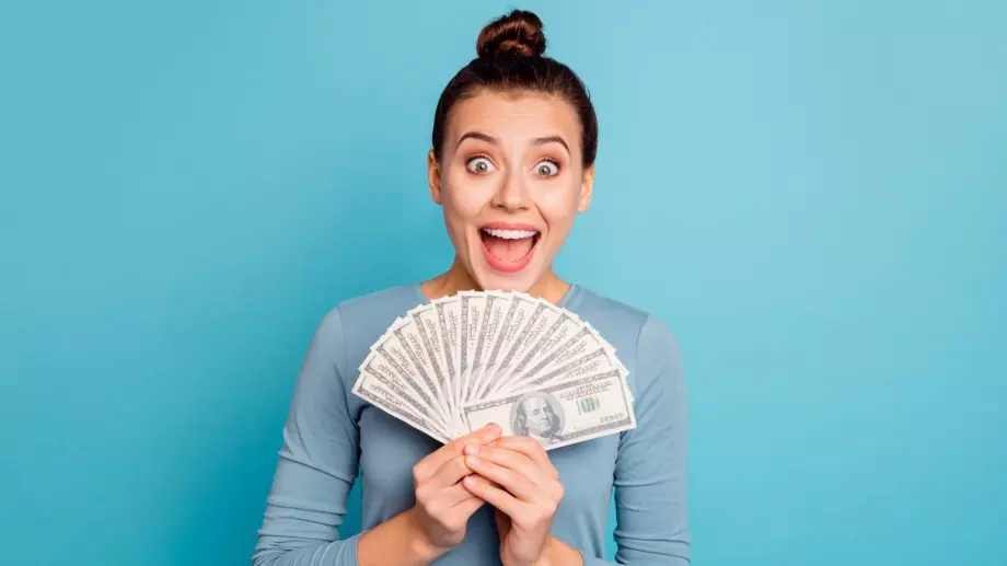 Трите зодии, които ще спечелят много ПАРИ през януари 2023