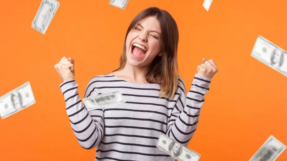 Това са зодиите, които ще спечелят много пари през декември 2022