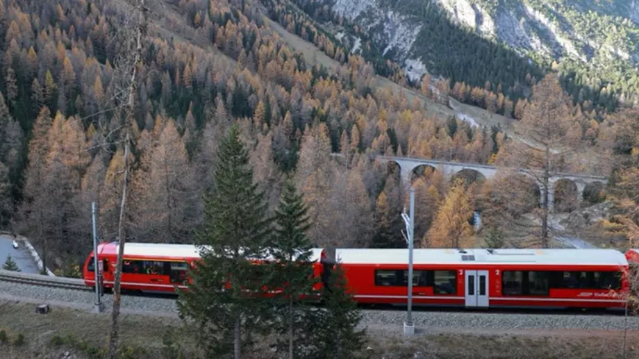 Композираха най-дългия пътнически влак в света (ВИДЕО)