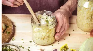 Ето кои хора НЕ трябва да ядат кисело зеле