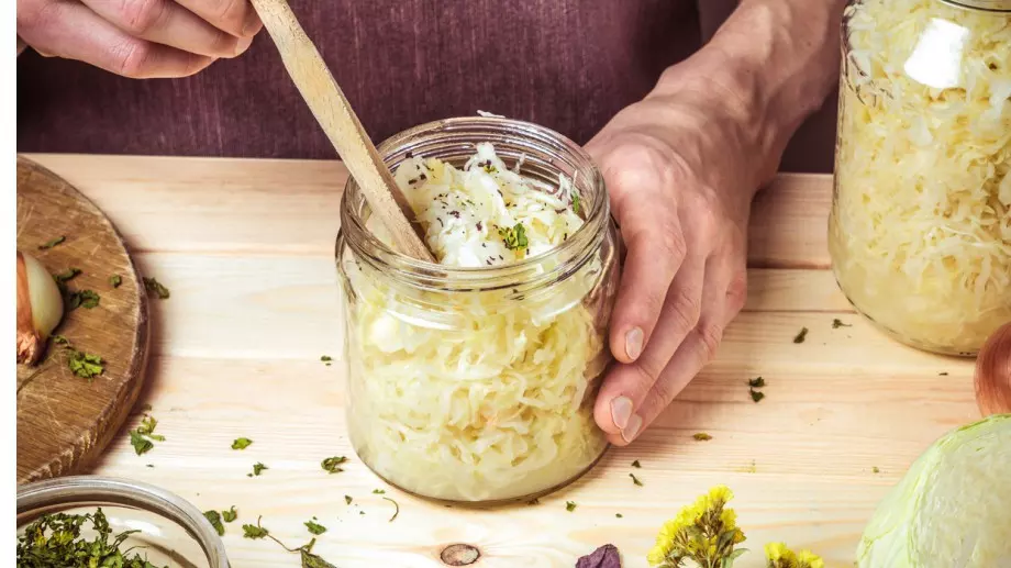 Ето кои хора НЕ трябва да ядат кисело зеле