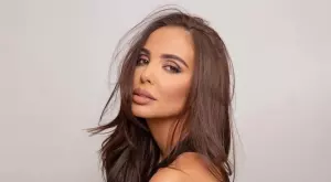 Николета Лозанова събра погледите, съблече се бременна (СНИМКИ)