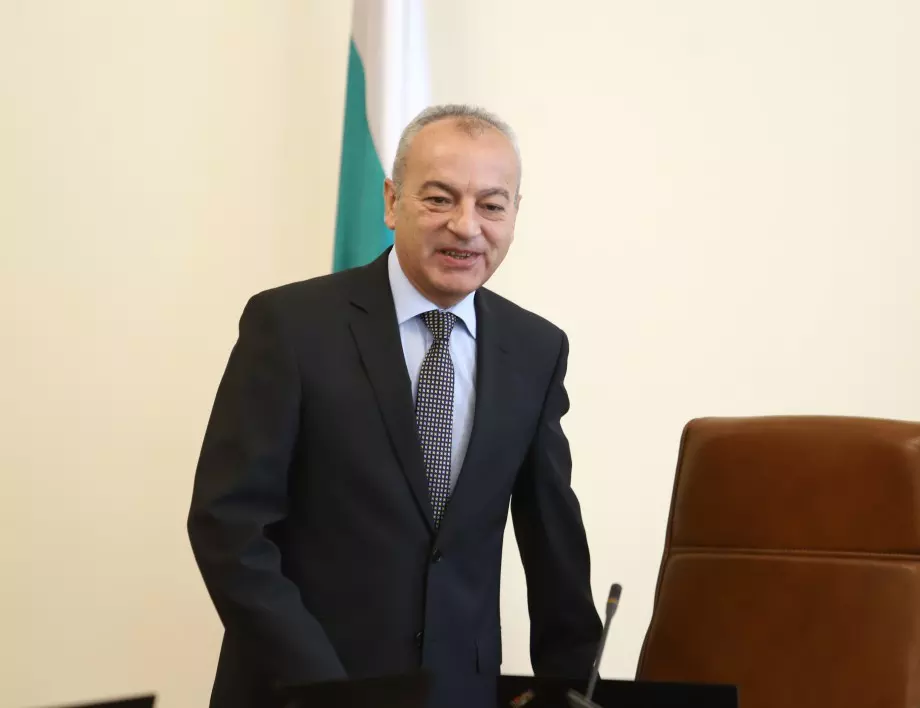 Служебният премиер: България не е втора ръка, не сме корумпирана държава 