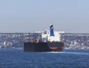 В първия ден от тавана на цената на руския петрол: Танкери предизвикаха задръстване в турски води