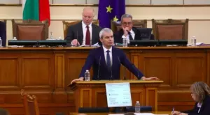 Икономист разкри истинската причина "Възраждане" да са против еврото