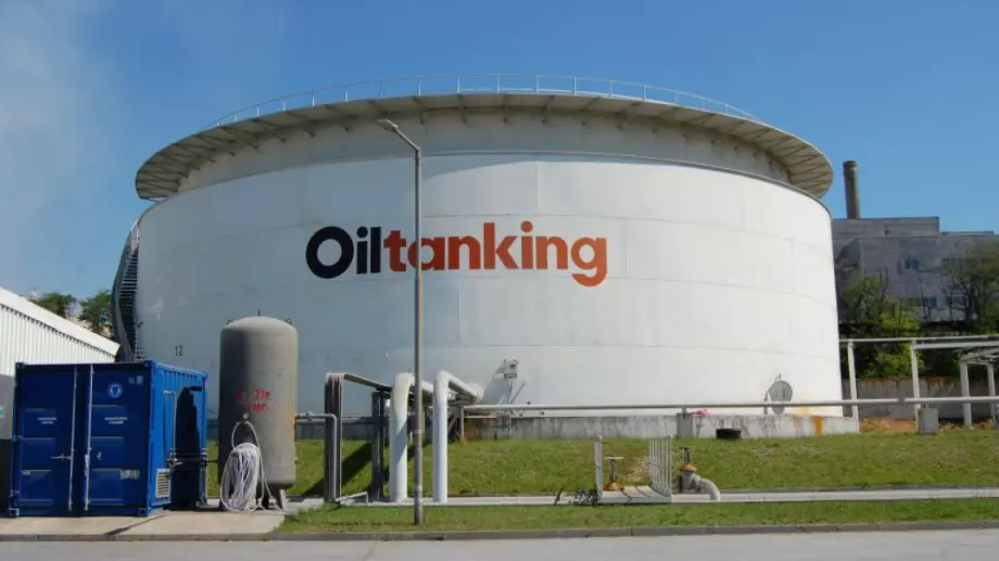 "Булмаркет" купува терминал за течни химически продукти на варненското пристанище