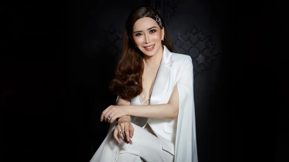 Анн Джакафонг: Тайландската трансмилионерка, която купи конкурса "Мис Вселена"