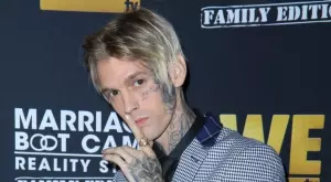 Певецът Арън Картър почина на 34