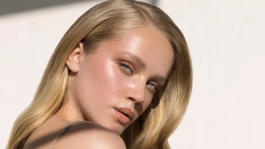 Бюти трендовете на есен 2022: "Вампирска“ кожа