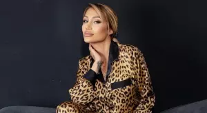 Джулиана Гани изкопира Риана (СНИМКИ)