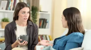 Виц на деня: Две приятелки обсъждат мъжете си