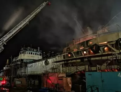 Руски кораб горя в Астрахан, където се чака доставка на ирански дронове (ВИДЕО)