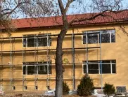 Порутената сграда на училището в Ново село се превърна в красиво школо
