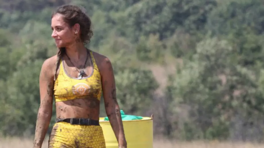 С кого е имала общо Мирела от 