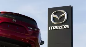 След Nissan и Toyota и Mazda напуска Русия, прехвърля компанията за 1 евро