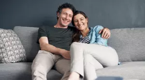 Виц на деня: Киркор и жена му посрещат Гарабед