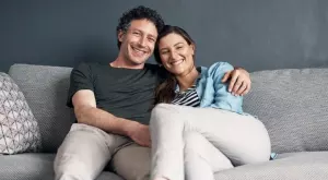 Виц на деня: Мъж се прибира при жена си