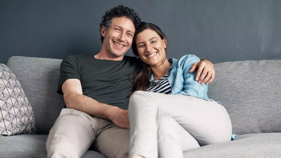 Виц на деня: Мъж се прибира при жена си