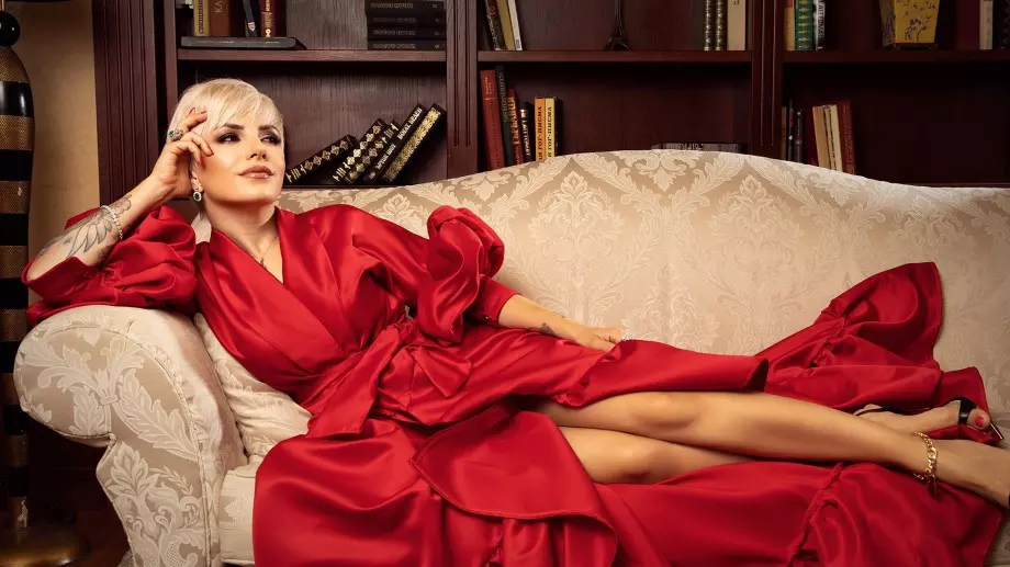 Излезе първият сингъл от коледния албум на Поли Генова (ВИДЕО)