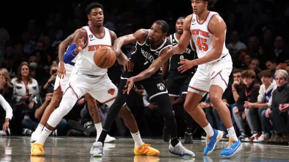 НБА: Кевин Дюрант спечели дербито на Ню Йорк с трипъл-дабъл, ЛеБрон Джеймс вкара 30 точки, но загуби това на Лос Анджелис (ВИДЕО)