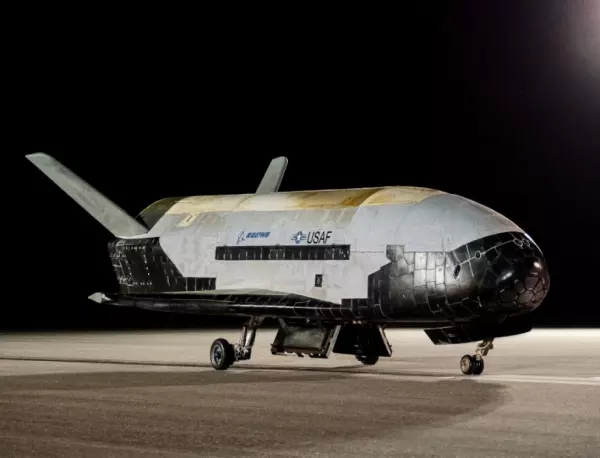 Секретният Boeing X-37B се завърна на Земята след рекордните 908 дни в Космоса 2