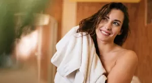 Ето как да имате копринена коса с помощта на мед