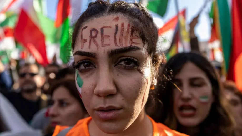 Сп. Time: Зеленски – Личност на годината, Мишел Йео - Икона на годината, жените на Иран - Герои на годината