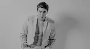 "Вампир" на Тино - мрачен и предизвикателен  (ВИДЕО)