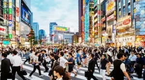 Япония дава милиони на семействата, за да напуснат Токио