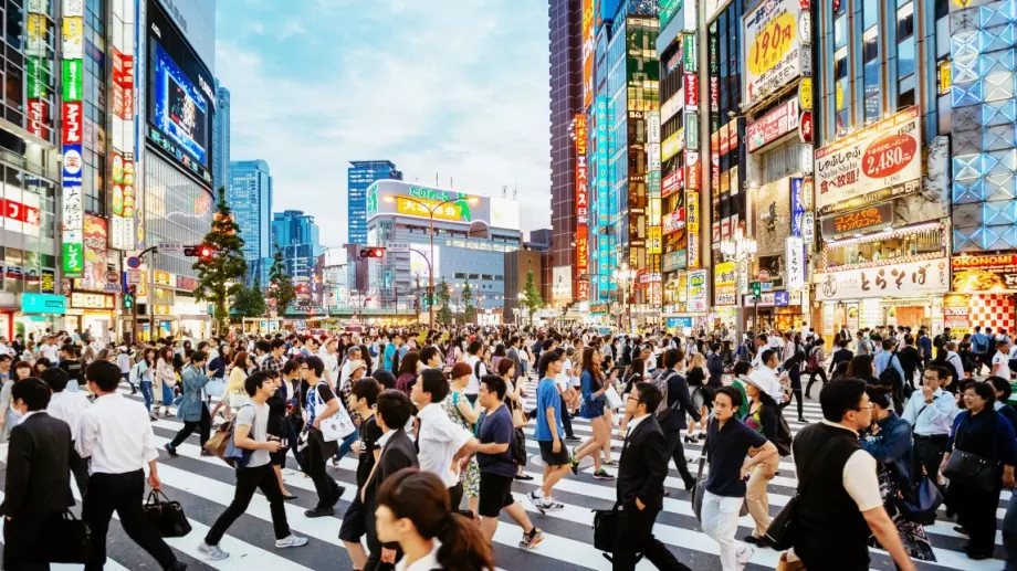 Япония дава милиони на семействата, за да напуснат Токио