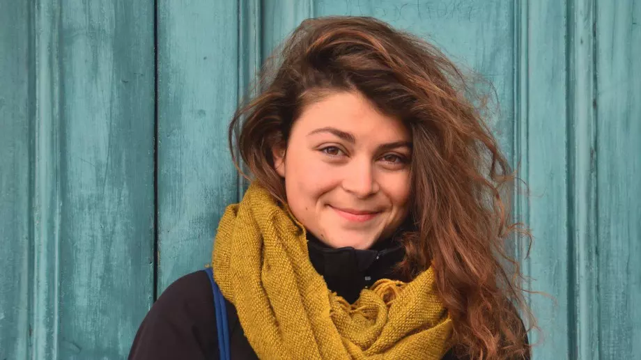 Художничката Нанда Ментешева: Историята е зад ъгъла, а цветовете водят към нея