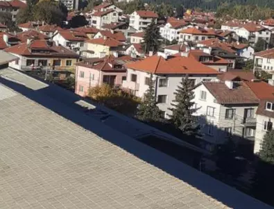 Приключиха ремонтите на покривите на две училища в Самоков