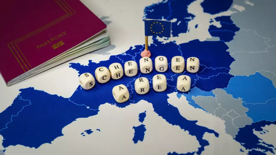 Румънците искат страната им да бойкотира австрийски компании заради Шенген