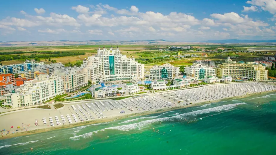 Холандското селище в Поморие фалира, 500 души остават без работа