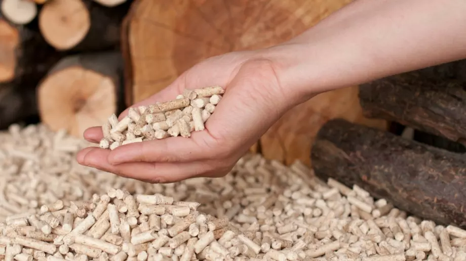 Кои са основанията за инвестиране в камини на пелети с въздуховоди?