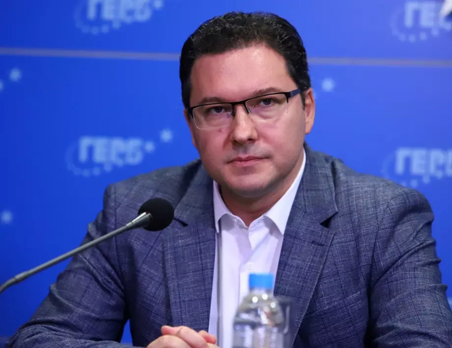 Митов: Ограбването на нацията започна на 9 септември 1944 г., но не ...