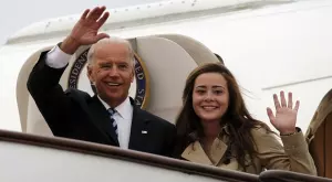  Джо Байдън ожени внучката си в Белия дом (СНИМКИ)