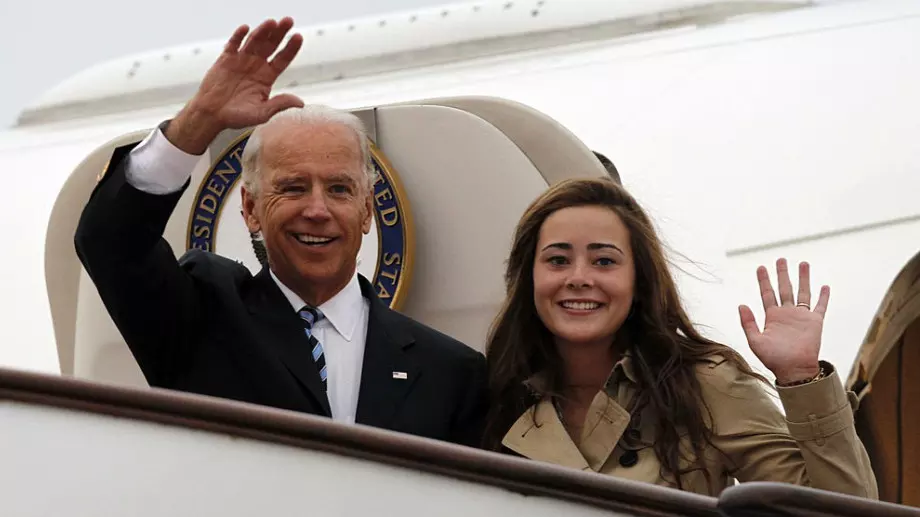 Джо Байдън ожени внучката си в Белия дом (СНИМКИ)