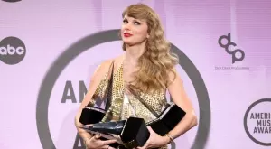 Тейлър Суифт с най-много отличия от Американските музикални награди (ВИДЕО)
