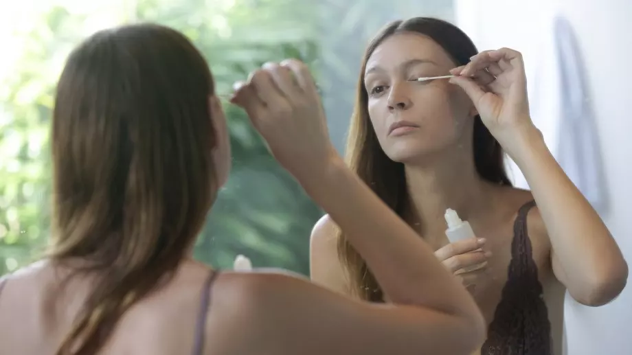 Серум за мигли: Всичко, което трябва да знаете