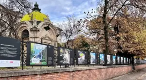 Изложбата "Пощенски картички от Украйна" показва разрухата в страната