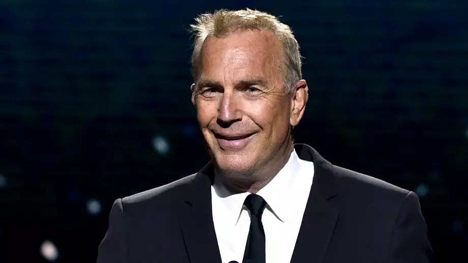 Кевин Костнър иска да унищожи първия си филм