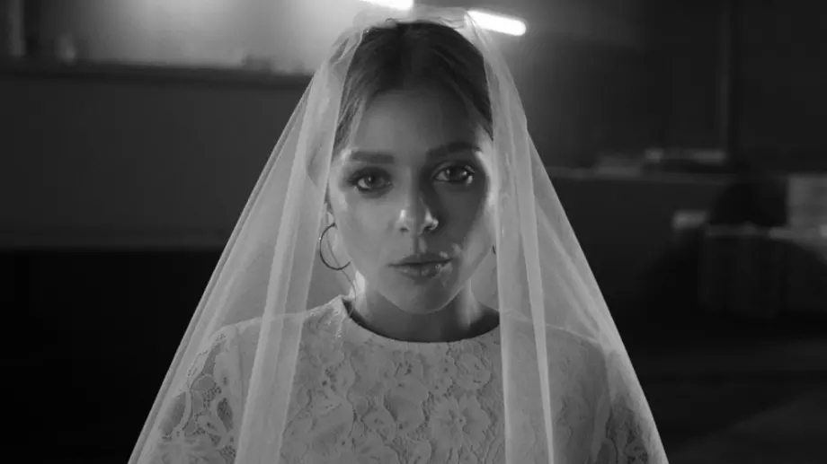 Виктория се забърка в драма с известен актьор (ВИДЕО)