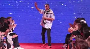 Дизайнерът Раф Симънс закрива едноименната си марка